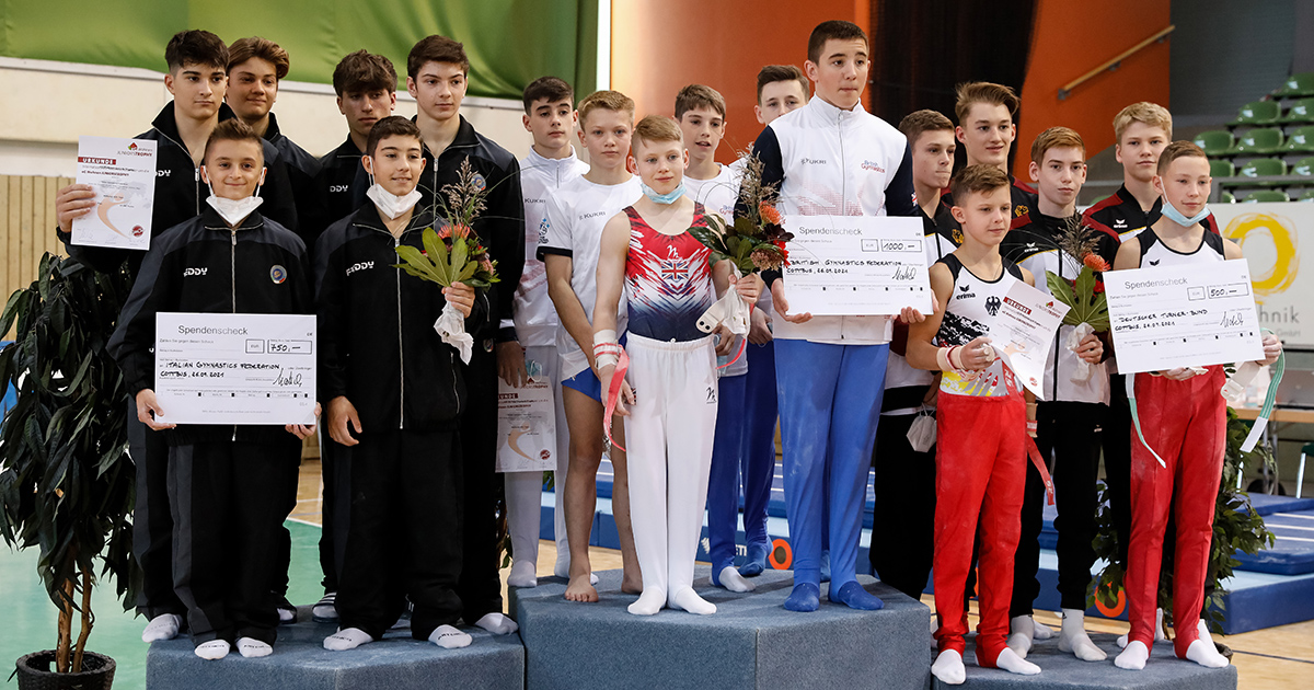 Photo: Team victory ceremony (1st place: Great Britain, 2nd place: Italy, 3rd place: Germany).