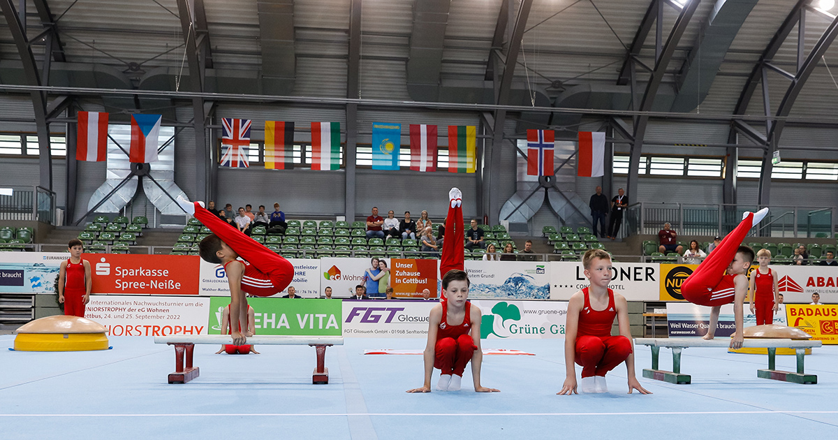 Photo: Scene from the opening with junior gymnasts from SC Cottbus Turnen