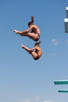 Thumbnail - Girls - Wasserspringen - 2019 - International Diving Meet Graz - Synchronwettkämpfe 03030_02282.jpg