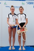 Thumbnail - Girls synchron - Wasserspringen - 2019 - Roma Junior Diving Cup - Siegerehrungen 03033_22370.jpg