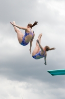 Thumbnail - Girls - Прыжки в воду - 2022 - International Diving Meet Graz - Synchronised diving 03056_03033.jpg