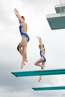 Thumbnail - Girls - Wasserspringen - 2022 - International Diving Meet Graz - Synchron 03056_03063.jpg