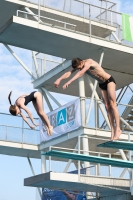 Thumbnail - Devon und Isabelle - Wasserspringen - 2023 - International Diving Meet Graz - Synchron - Mixed 03060_12300.jpg